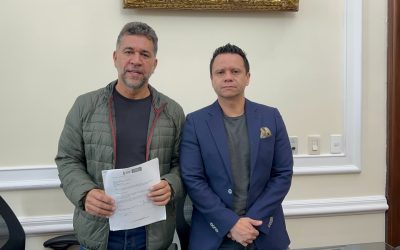 El senador León Fredy Muñoz propone una distribución equitativa de las compensaciones portuarias: 50% para la Nación y 50% para los territorios