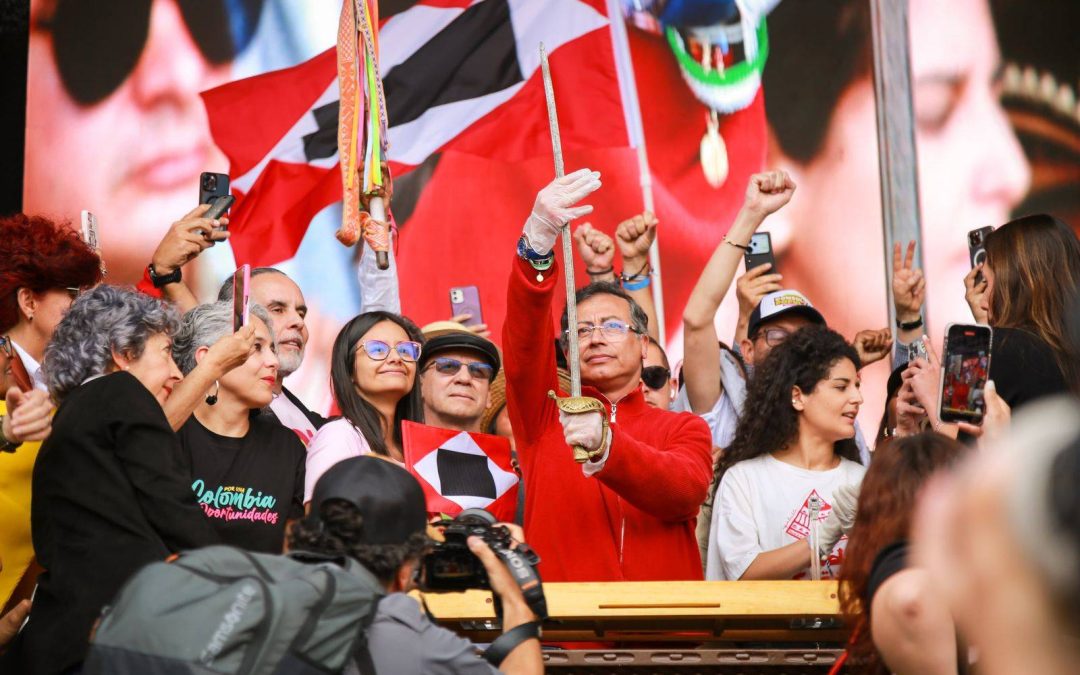 Petro radica consulta popular y lanza fuertes críticas al Congreso durante discurso del Día del Trabajo